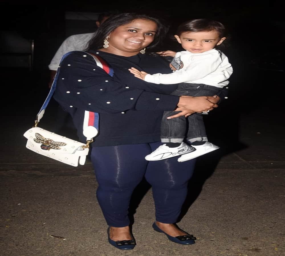 salman khan mother helen celebrate 79th birthday with iulia vantur salim khan malaika arora 