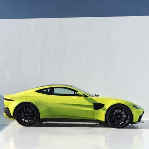 Aston Martin revealed Vantage 2018 in James Bond Look