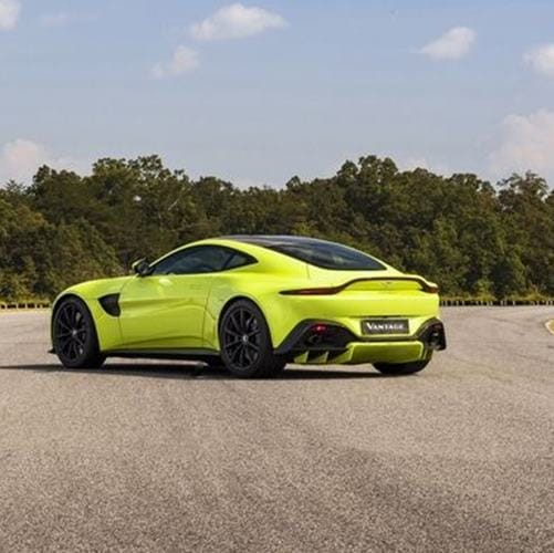 Aston Martin revealed Vantage 2018 in James Bond Look