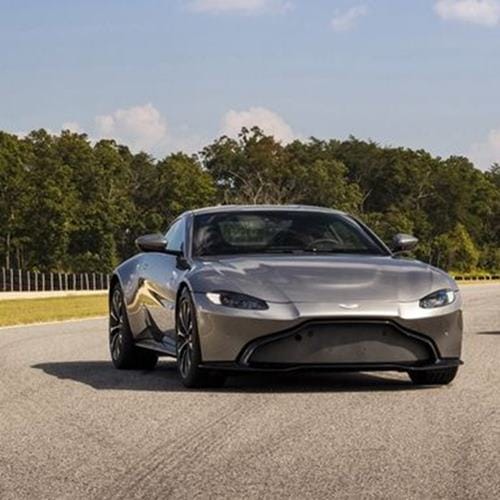 Aston Martin revealed Vantage 2018 in James Bond Look