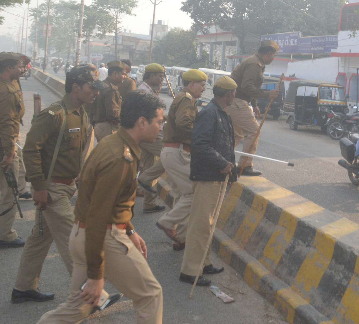 lathicharge in rudhauli