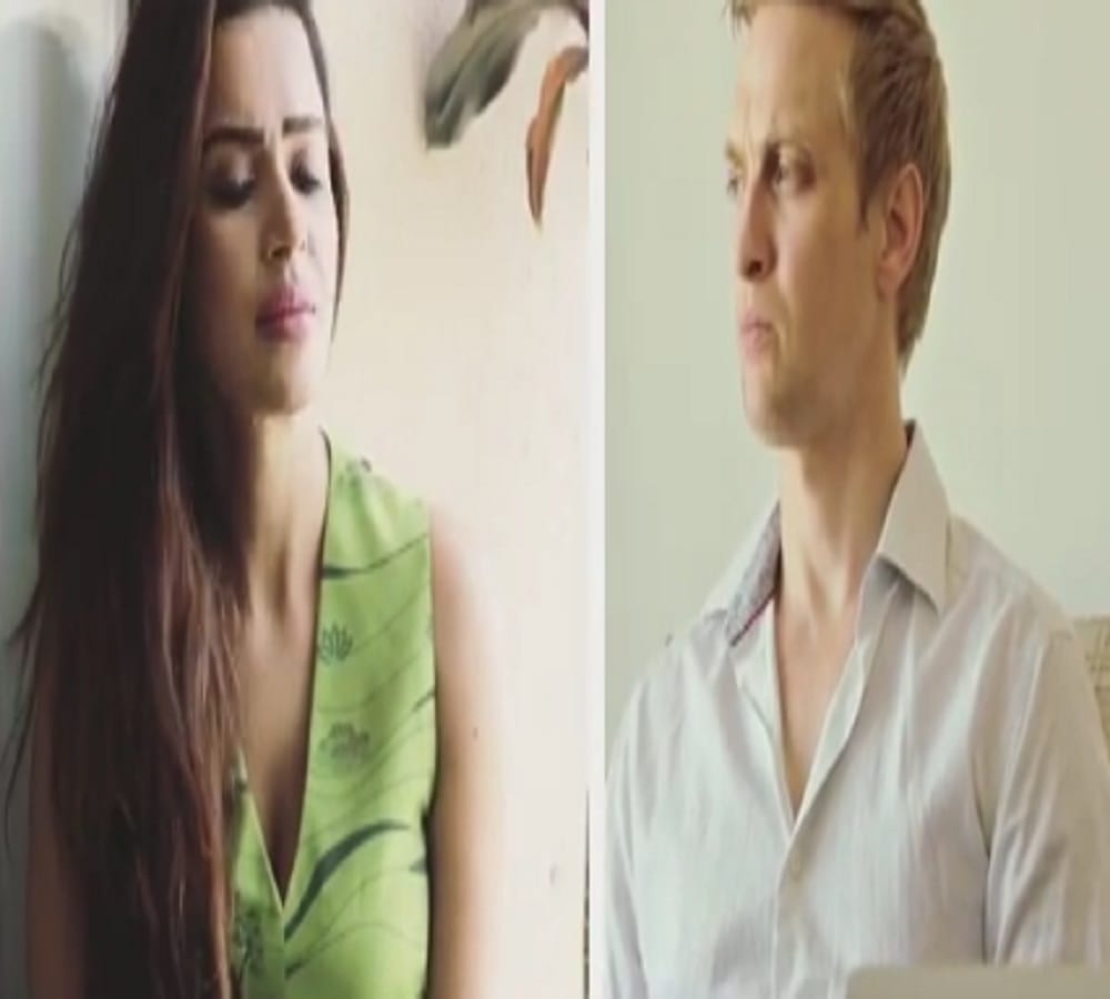Television actress Aashka Goradia posted wedding dress picture on social media 