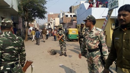 stone pelting on house of bsp supporter in agra