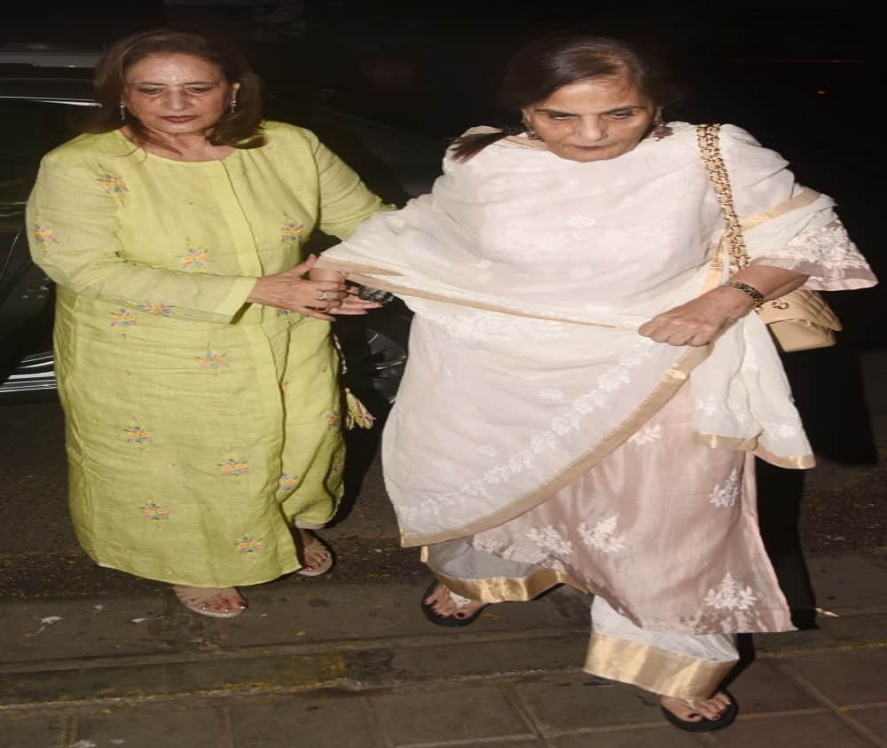 salman khan mother helen celebrate 79th birthday with iulia vantur salim khan malaika arora 