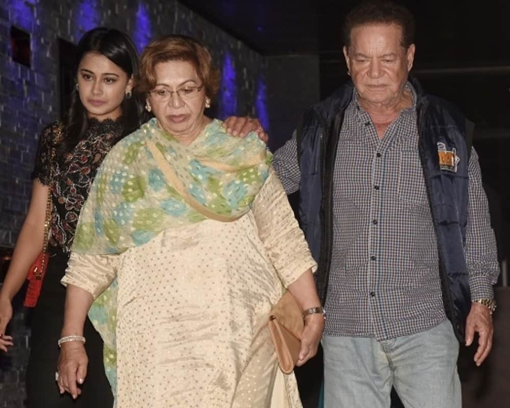 salman khan mother helen celebrate 79th birthday with iulia vantur salim khan malaika arora 