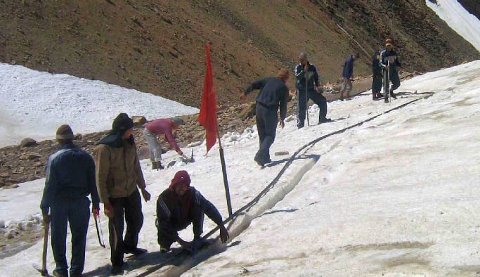 Water line accumulated by falling temperature in Nabhidang
