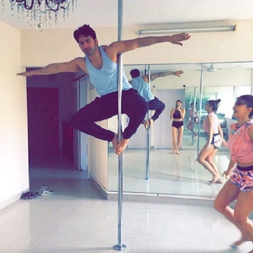 Bollywood actor Varun Dhawan trying to copy Jacqueline Fernandez Yogini pose 