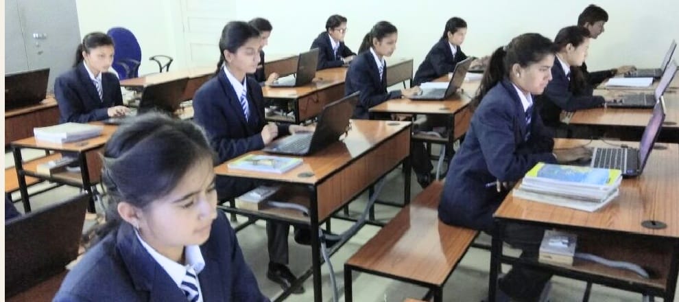 छात्रों को माइंड मैपिंग से सिखाई जा रही पढ़ाई की तकनीक