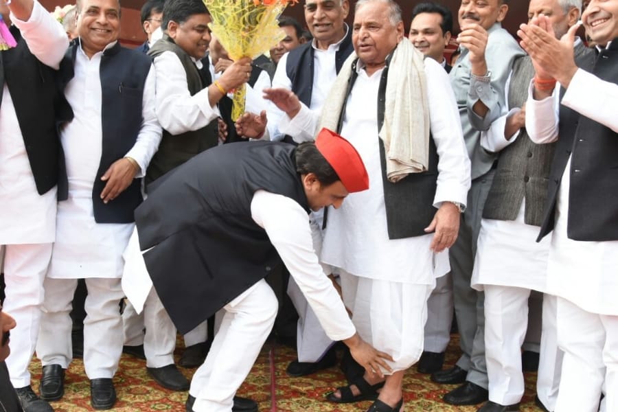 pics of birthday of mulayam singh yadav.
