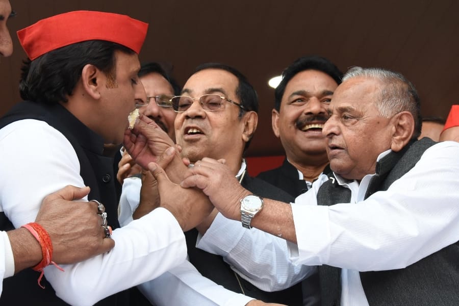 pics of birthday of mulayam singh yadav.