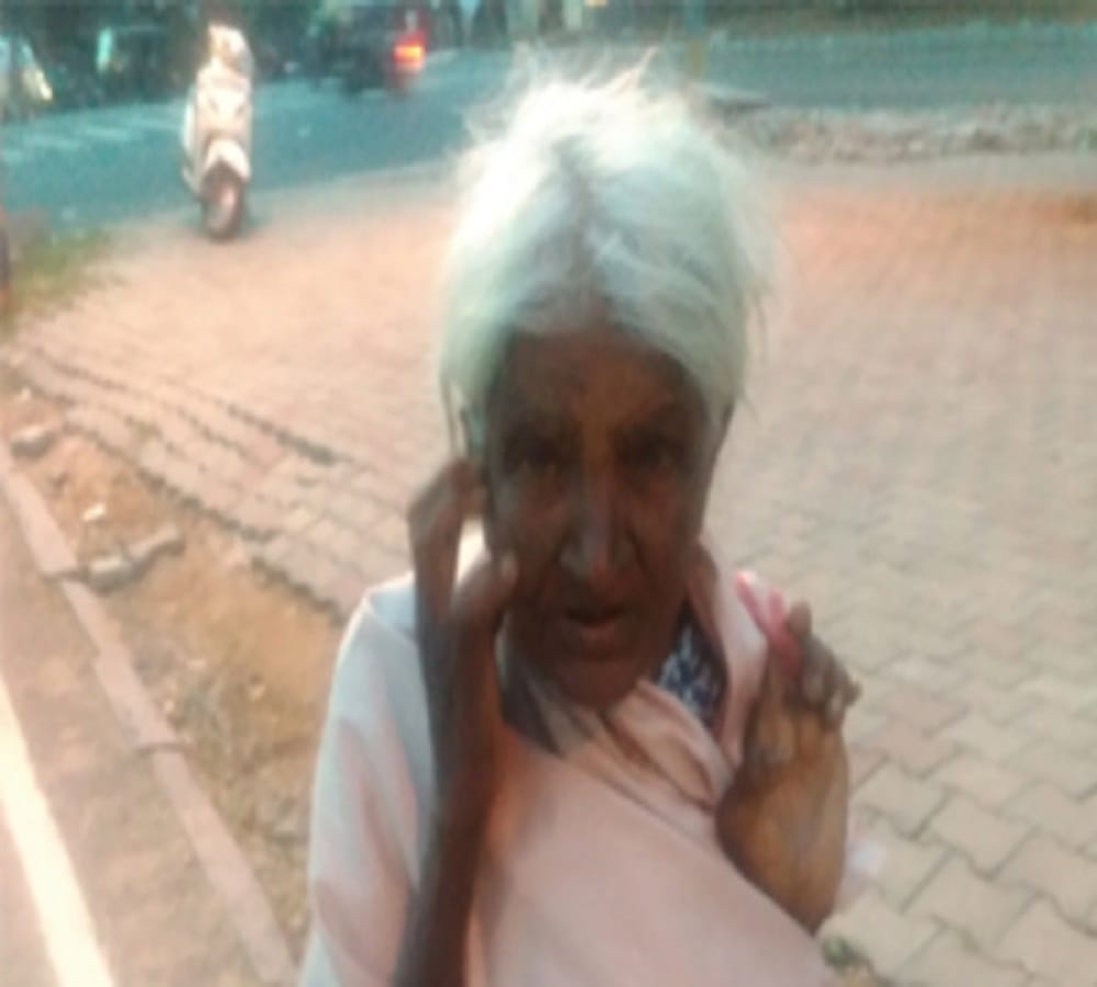 A woman donates rs 2.5 lakh to the temple where she begs in mysuru 