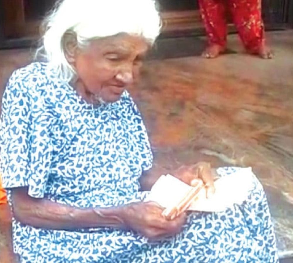 A woman donates rs 2.5 lakh to the temple where she begs in mysuru 