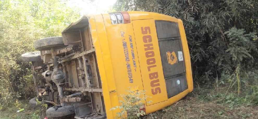 school bus accident in una