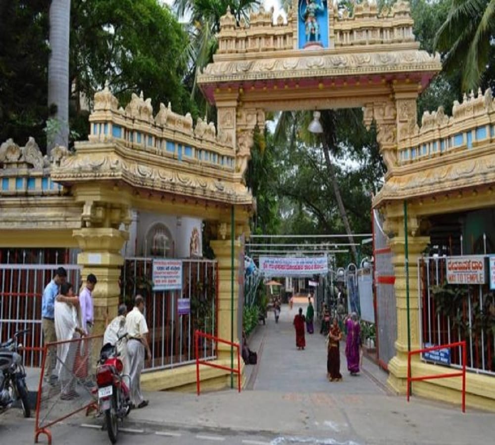 A woman donates rs 2.5 lakh to the temple where she begs in mysuru 