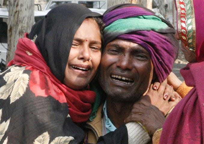The family of the deceased son in front of the father's eyes
