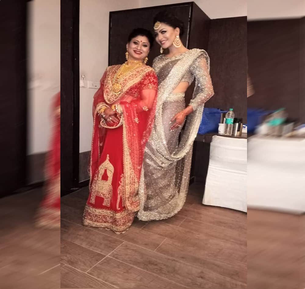 bollywood actress urvashi rautela 55 lakh rupees saree