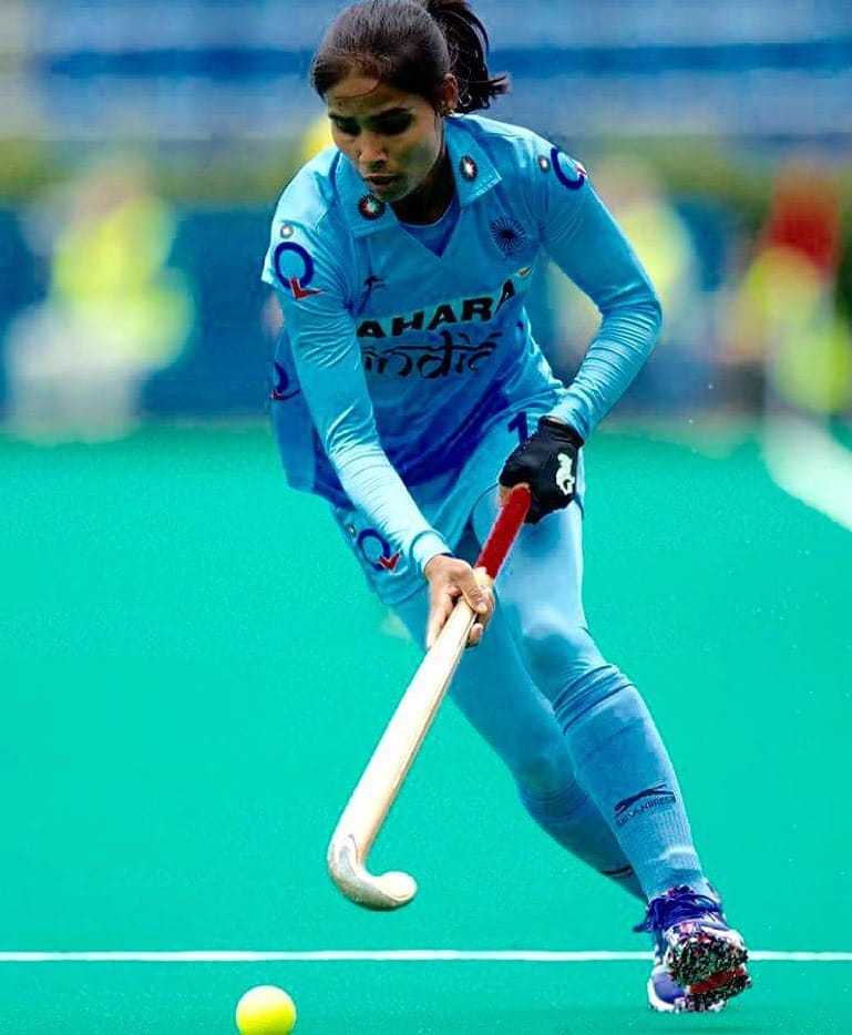 This famous player of the women hockey team given guru mantra 