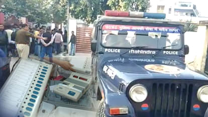 Voters face problems due to faulty EVMs in some wards