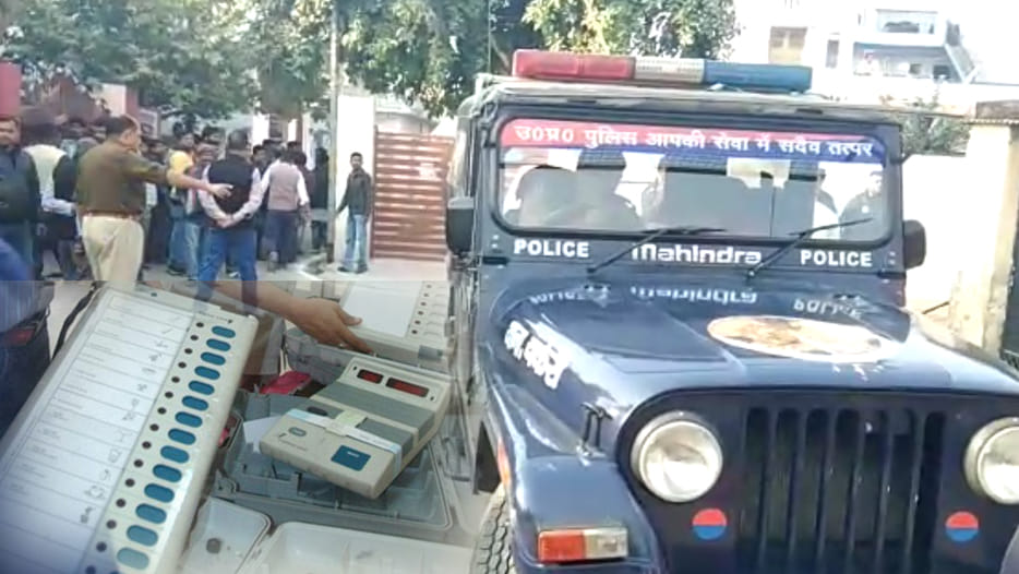 Voters face problems due to faulty EVMs in some wards
