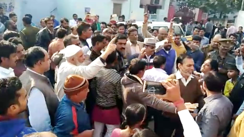 Voters face problems due to faulty EVMs in some wards