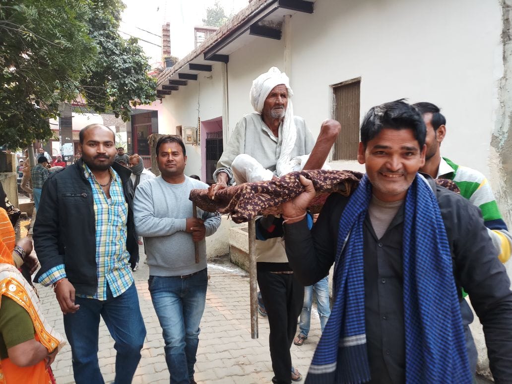 Pictures of voting in Agra for municipal election