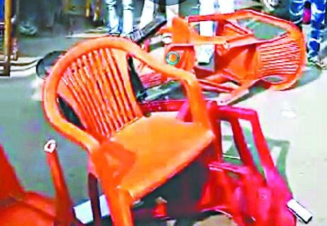 Thunderbolt throws woman's chaos, register