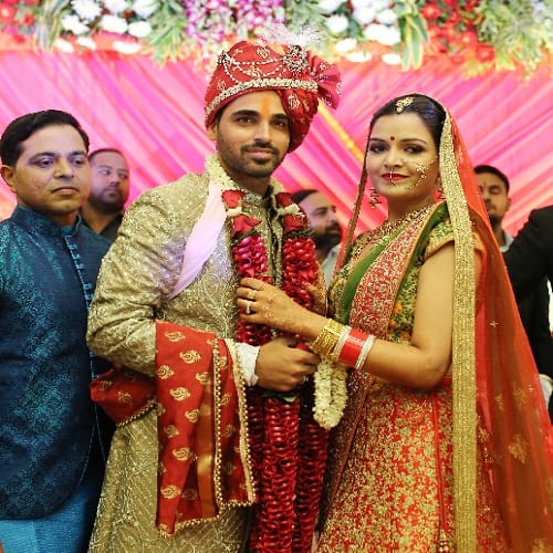 Bhuvi friends showed up at the stage Amazing, exclusive photos of Warmala in marriage