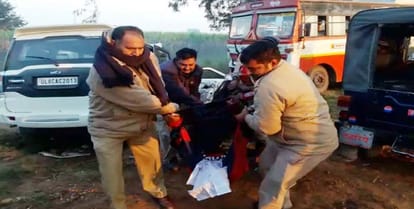 Accident : Tremendous collision in bus car, two killed, many injured including woman