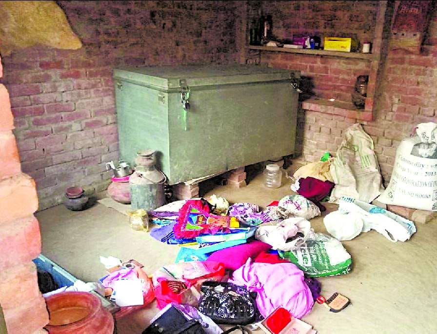 Millions of theft of five houses and two shops