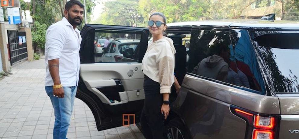 Bollywood Actress Alia Bhatt bought New Range Rover Vogue SUV Car