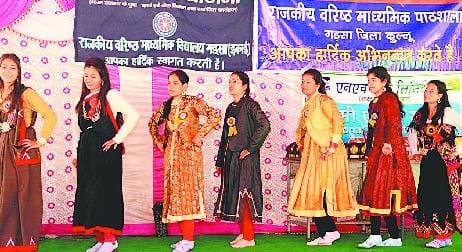 धर्मेंद्र-हीरा चुने गए सर्वश्रेष्ठ विद्यार्थी