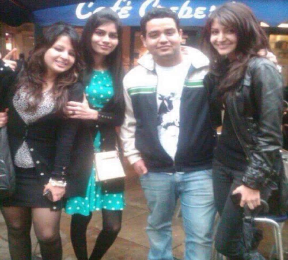 These Pictures Proove Anushka Sharma   And Sakshi Dhoni Are School Friends