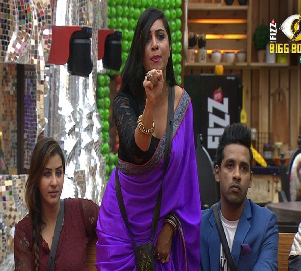 arshi khan says vikas will be ruin after going myself bigg boss 11