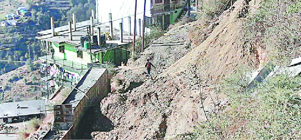कछुआ गति से चल रहा ठियोग बाईपास का निर्माण कार्य