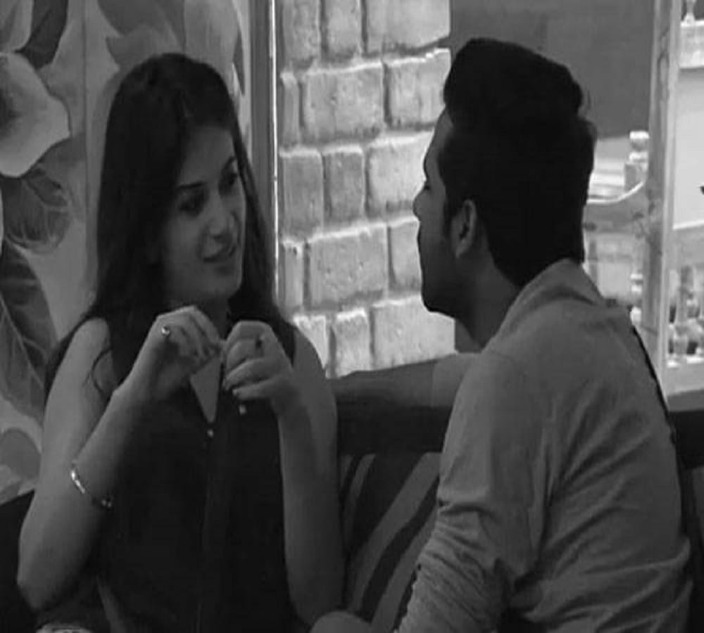 bandgi kalra lashes out on arshi khan after arshi to make fun of puneesh