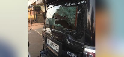 Crooks break the mirror of a TV journalist's car