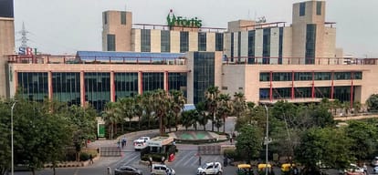the reason behind the high charges of hospitals is corporate model