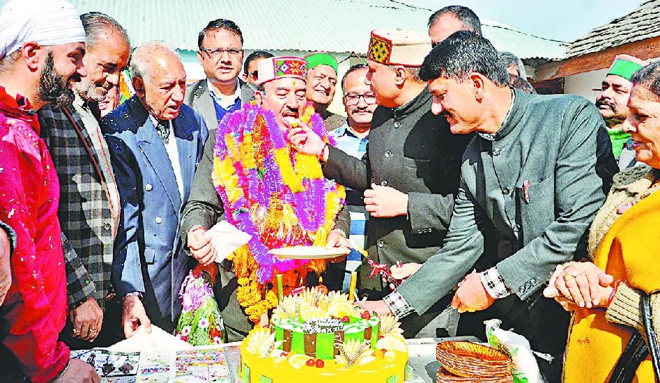 चुनावी आकलन के बीच कौल सिंह ने मनाया 72 वां जन्मदिन