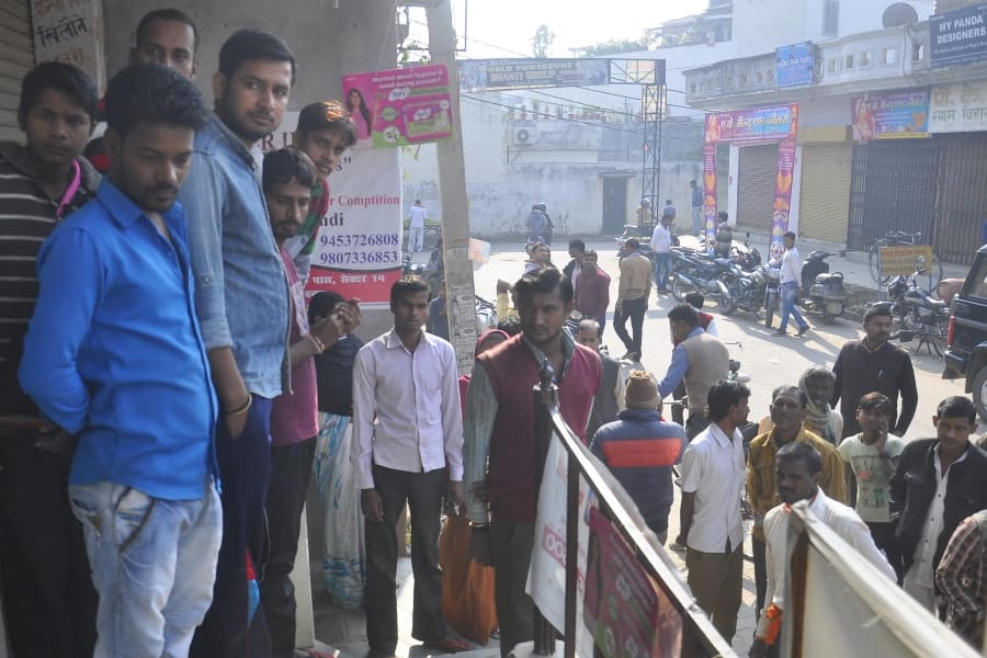 A man and snake died in indira nagar in Lucknow.