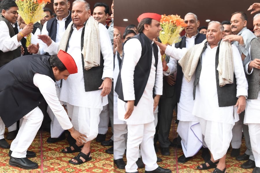 mulayam singh yadav says some leaders betrayed akhilesh yadav.