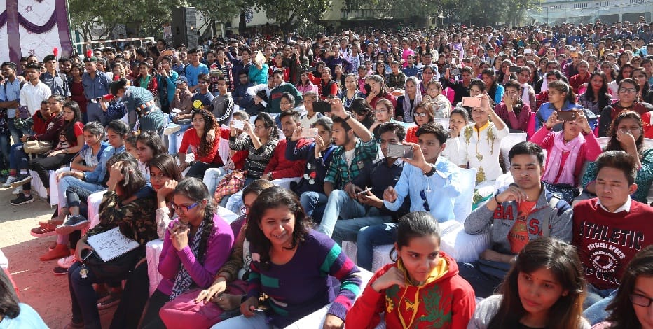 ऐ जा वे चैत बैसाख मेरो मुनस्यार ...