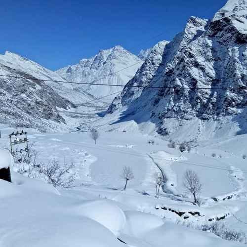 minus 12 degree temperature in lahaul BRO clearing snow on rohtang pass