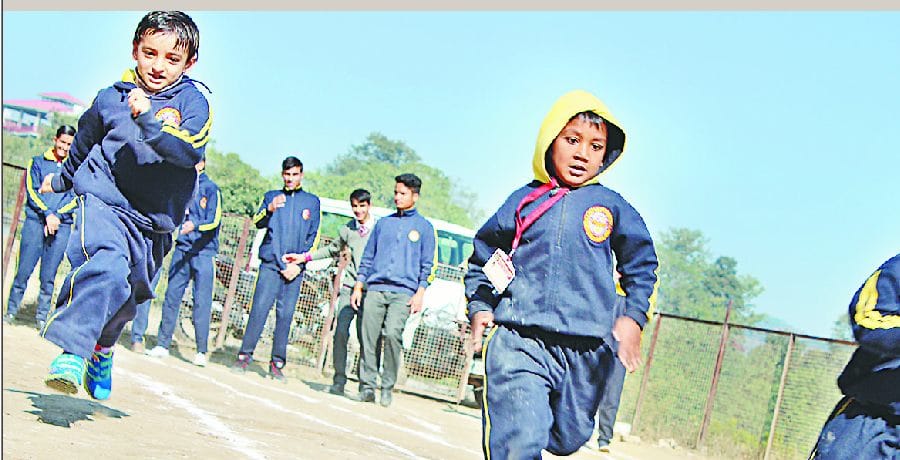 500 मीटर दौड़ में रीवा तथा जलेबी रेस में नमन प्रथम