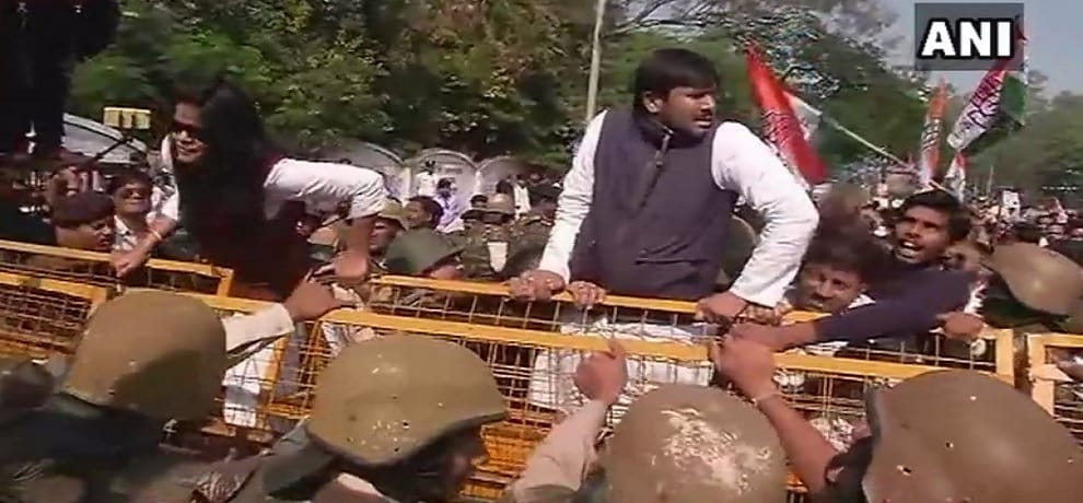 Congress protests against prevailing law and order situation in Madhya Pradesh in Bhopal