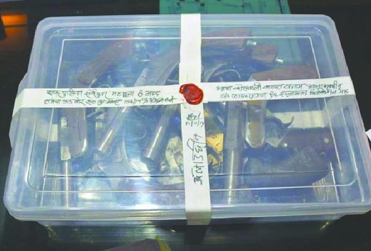 Tamanche bring from Meerut, one arrested