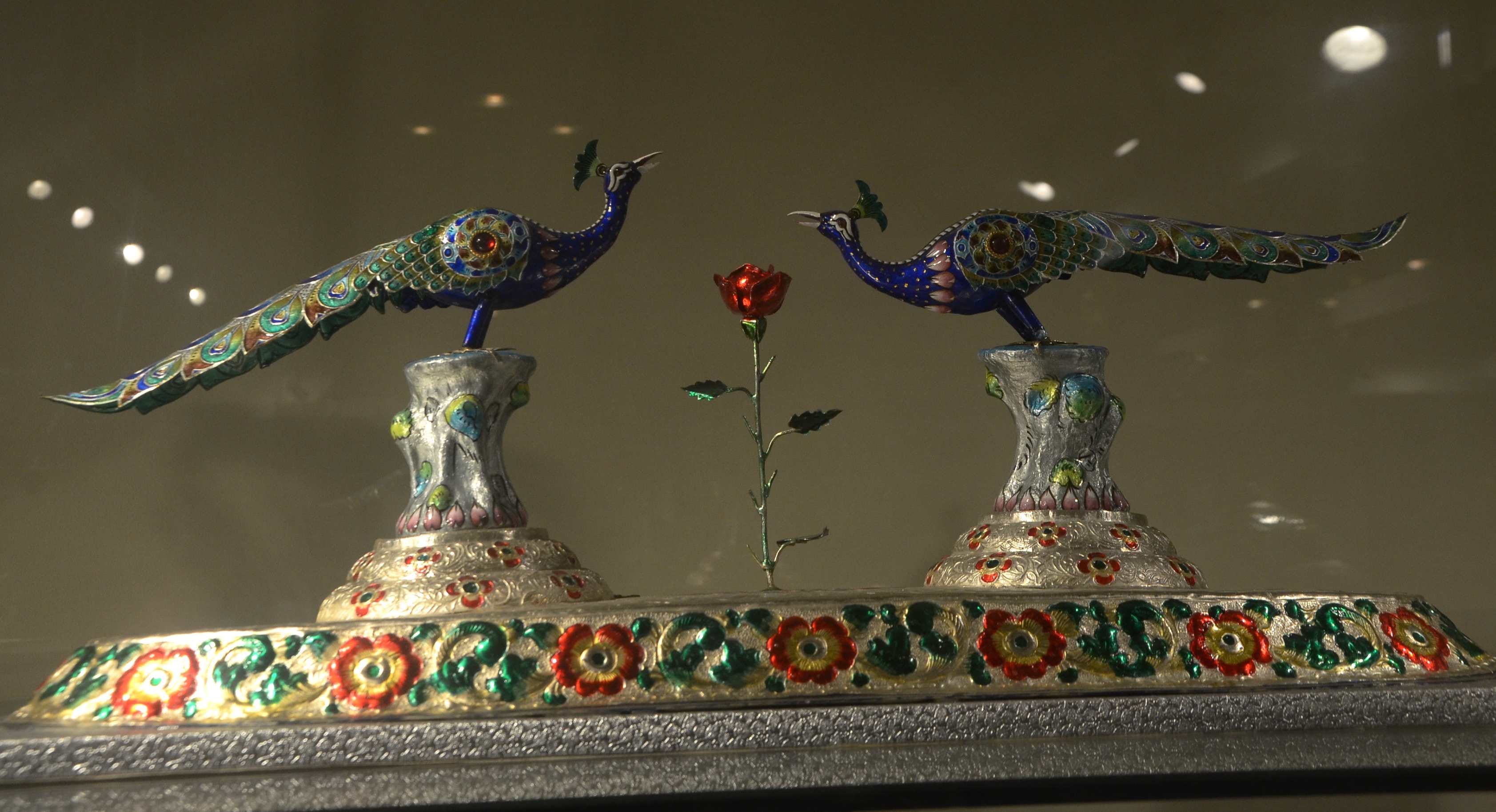Kashi sculpture attract tourists
