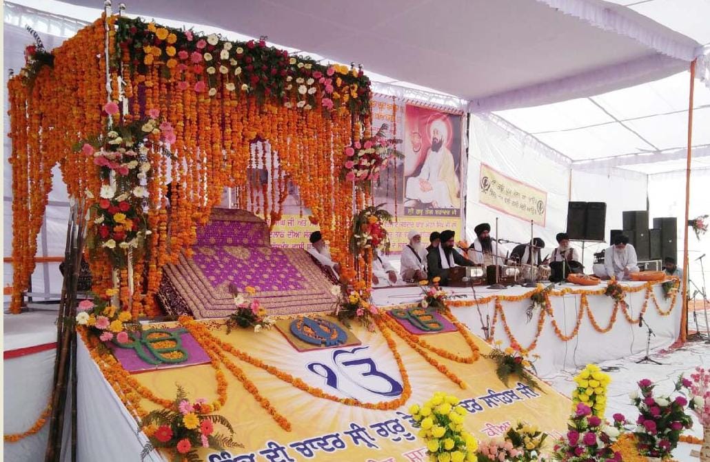 समागम में सतों ने गुरु के बताए रास्ते पर चलने की दी सलाह