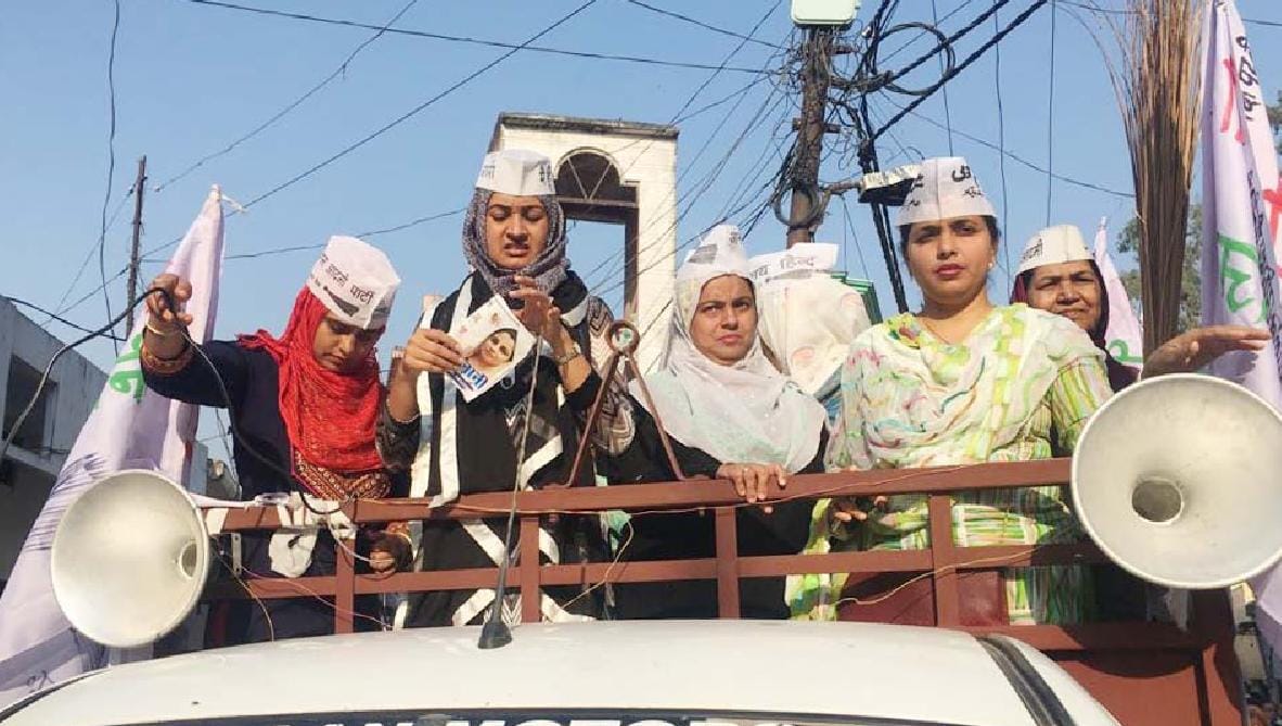 रोड शो निकाल प्रत्याशियों ने दिखाई ताकत