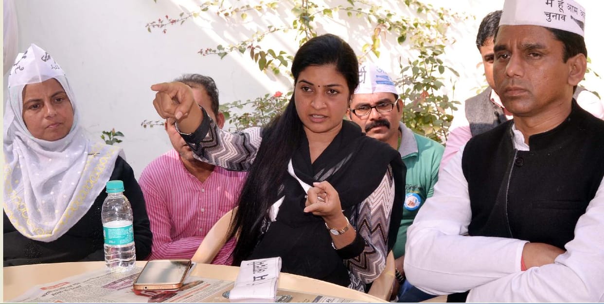योगी को सरकार चलाने का कोई अनुभव नहीं: अलका