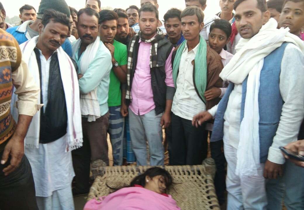 ghazipur girl student stabbed after molestation